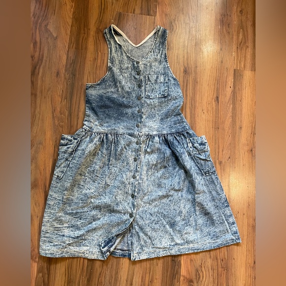 Hollywood Blvd Dresses & Skirts - Vintage Hollywood Blvd Acid Wash Racerback Denim Dress Button Front Pockets L